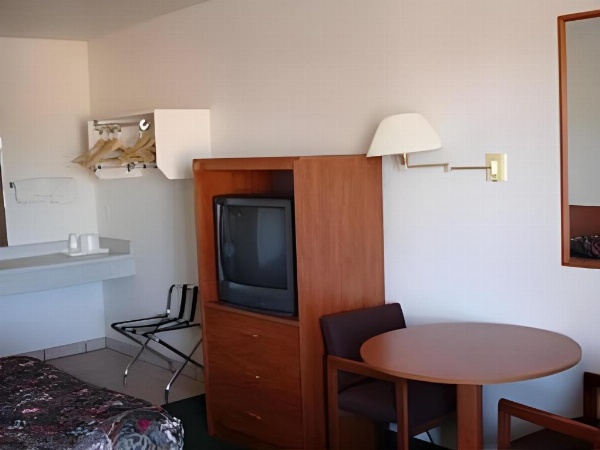 Rodeway Inn Cedar City image 20